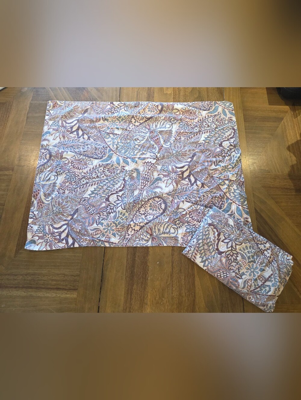 Wamsutta Standard Sham Pillowcases Set 2 Paisley Mutli-Color Botanical Design